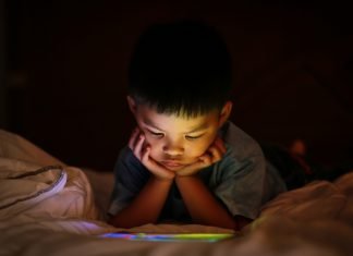 Controles parentais: para uma infância digital mais segura controle-parental-iphone